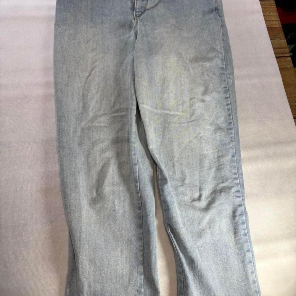 Gloria Vanderbilt Amanda Light Wash High Rise Straight Leg Jeans Size 12